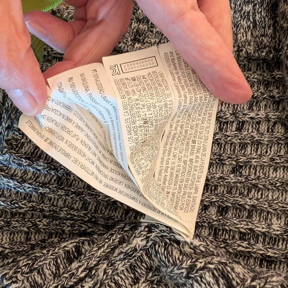 Forever 21 Sweater Cropped Turtleneck Long Sleeve Black/White Size Medium - Picture 10 of 11